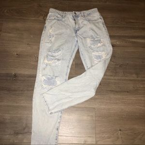 Women’s distressed jeans
